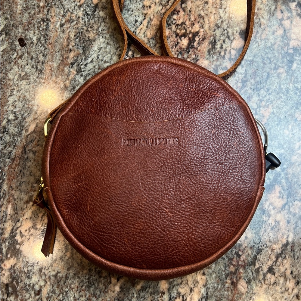 Portland Leather Goods Large Circle Crossbody Bag for Women Nutmeg - Picture 11 of 11